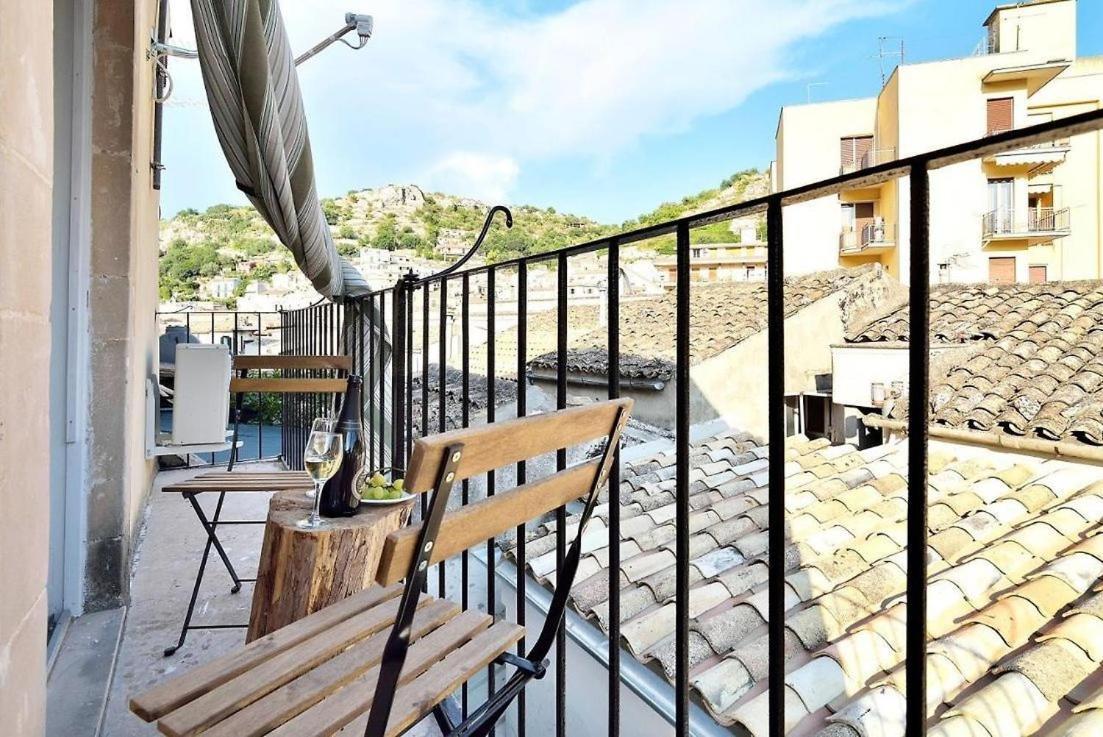 Misar-36 Hotell Modica Exteriör bild