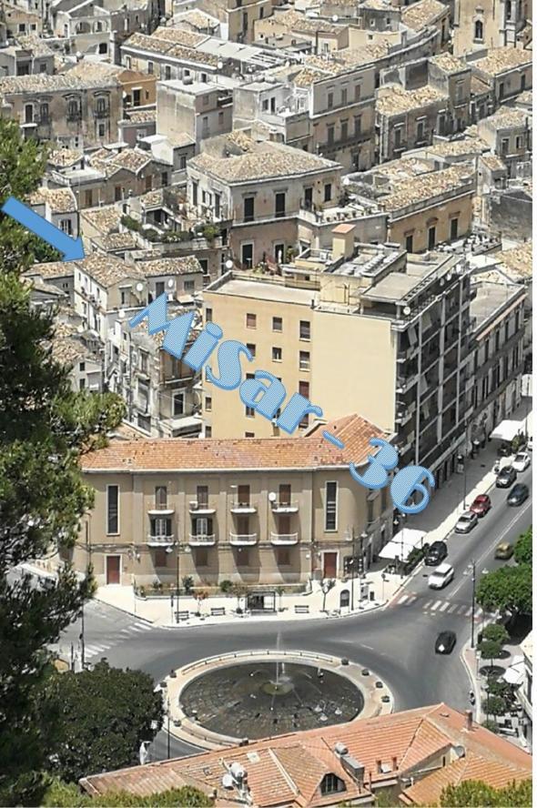 Misar-36 Hotell Modica Exteriör bild